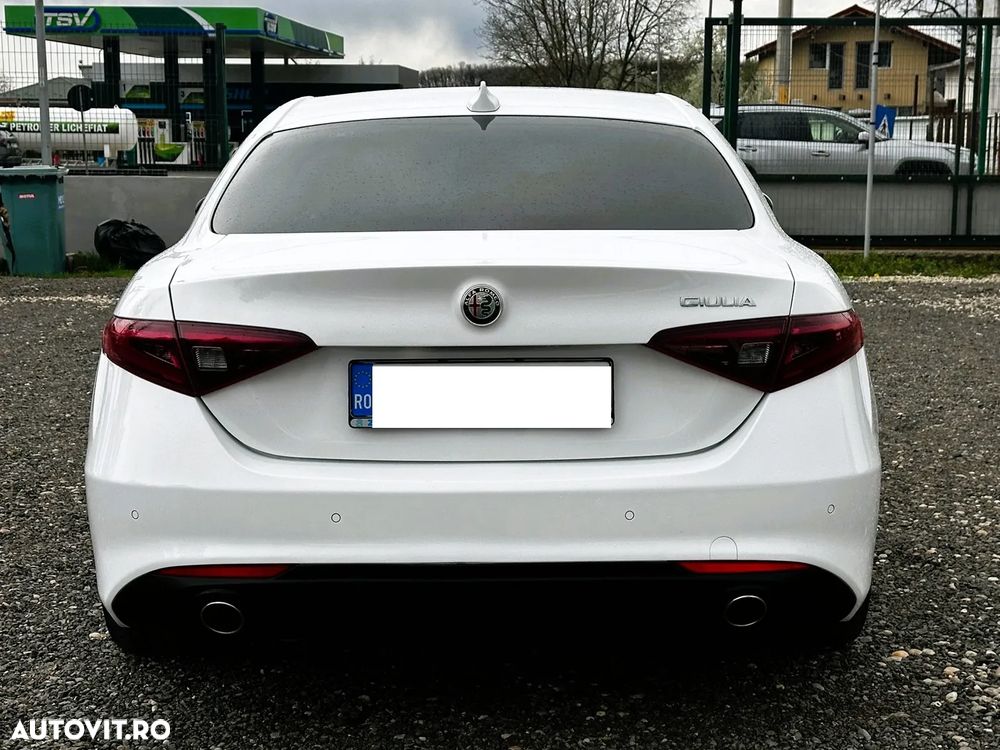 Alfa Romeo Giulia 2.2 JTDM RWD AT8 Super - 7