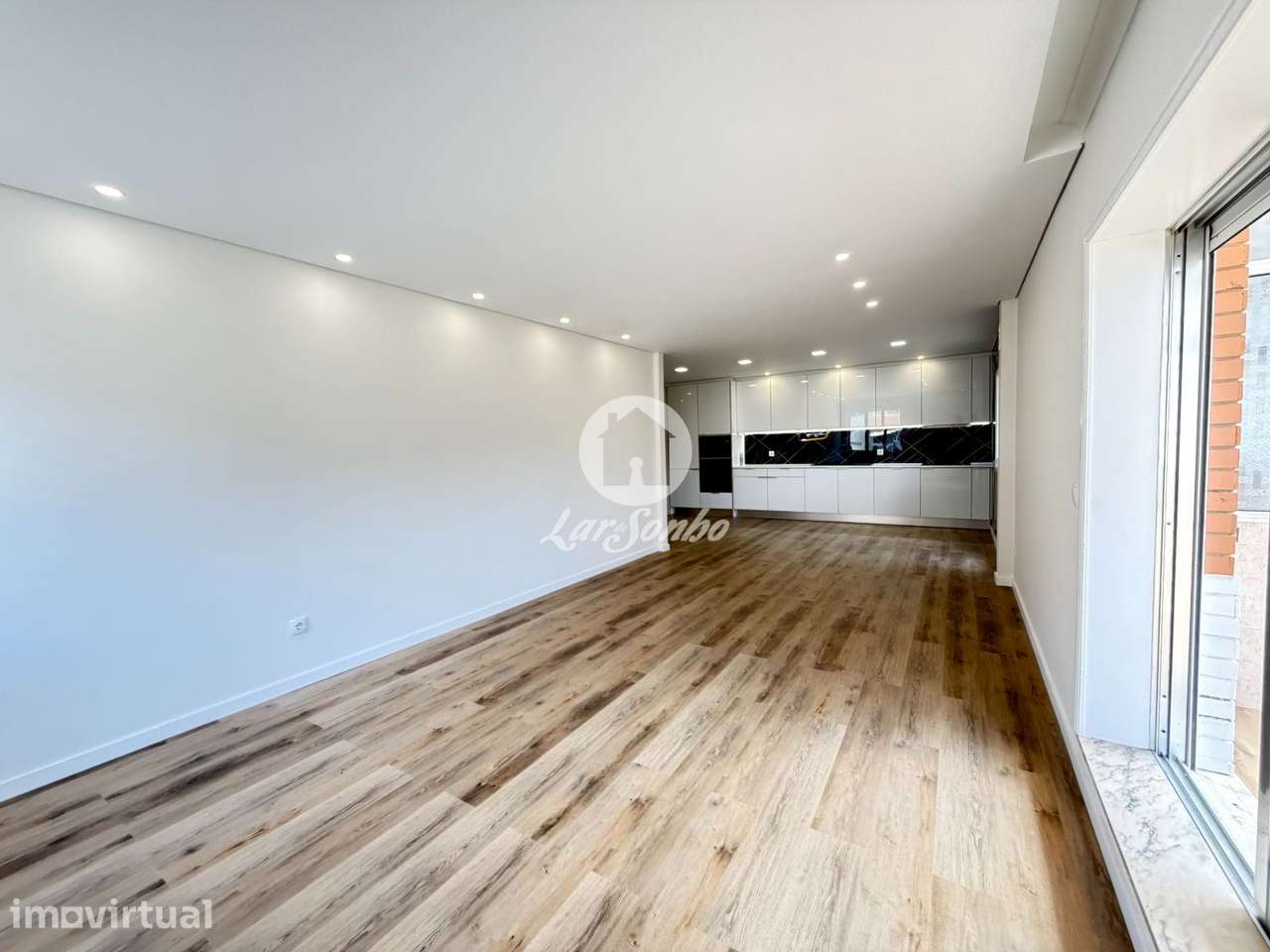 Apartamento Remodelado T4 com Garagem Fechada no Centro da Póvoa de... - Grande imagem: 2/29