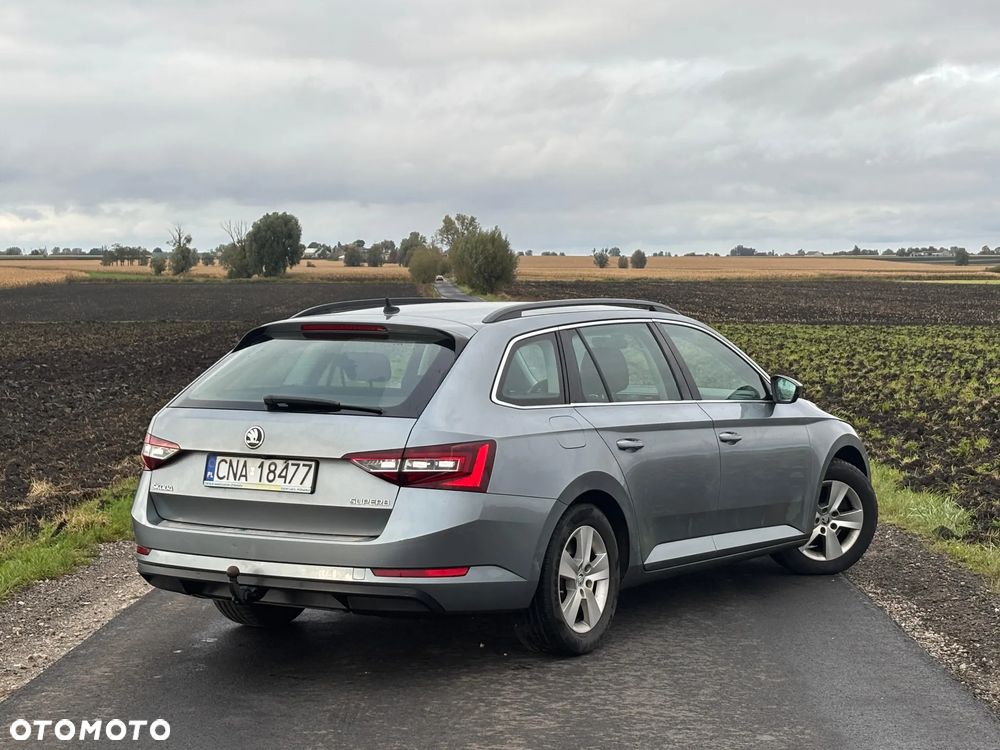 Skoda Superb 1.6 TDI Ambition DSG - 9