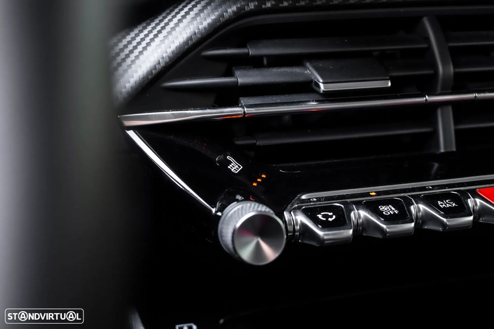 Peugeot 2008 1.5 BlueHDi Allure EAT8 - 23