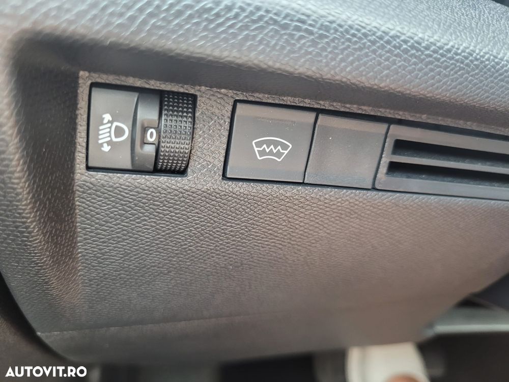 Citroën C4 1.2 eDCT6 MHEV PLUS - 18
