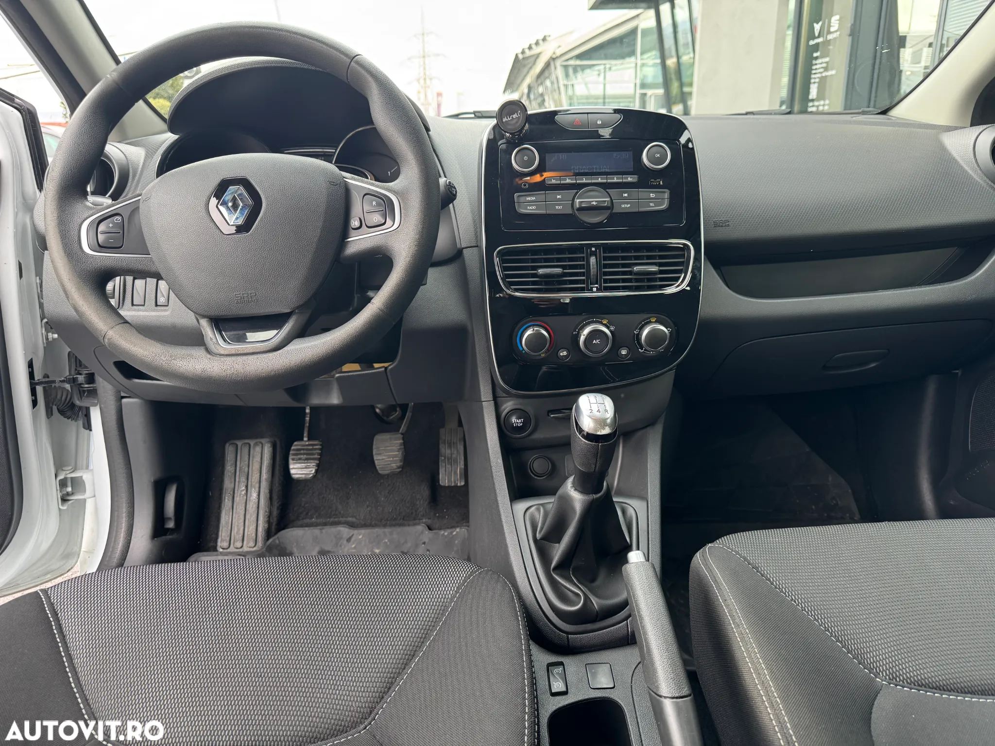 Renault Clio IV TCe Zen - 11