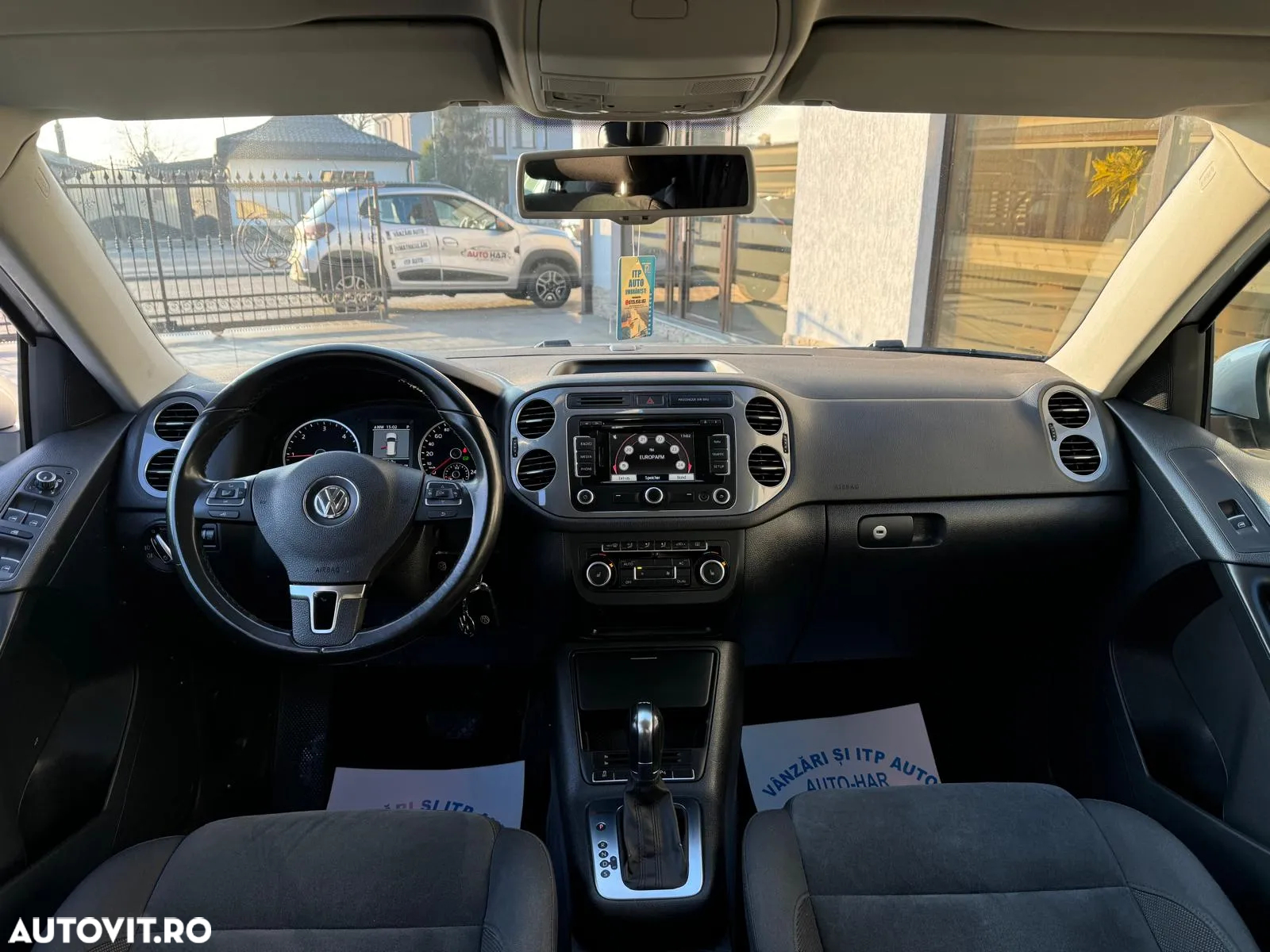 Volkswagen Tiguan - 8