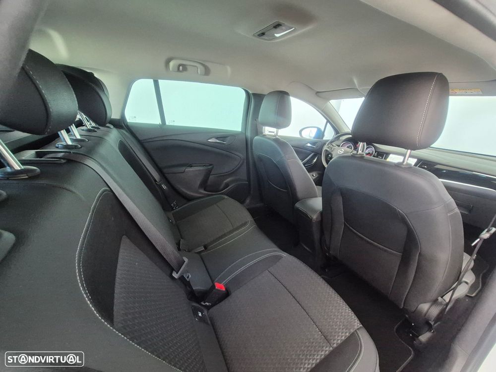 Opel Astra Sports Tourer - 23