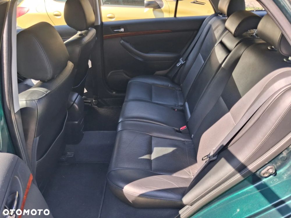 Toyota Avensis 2.0 D-4D Combi - 8