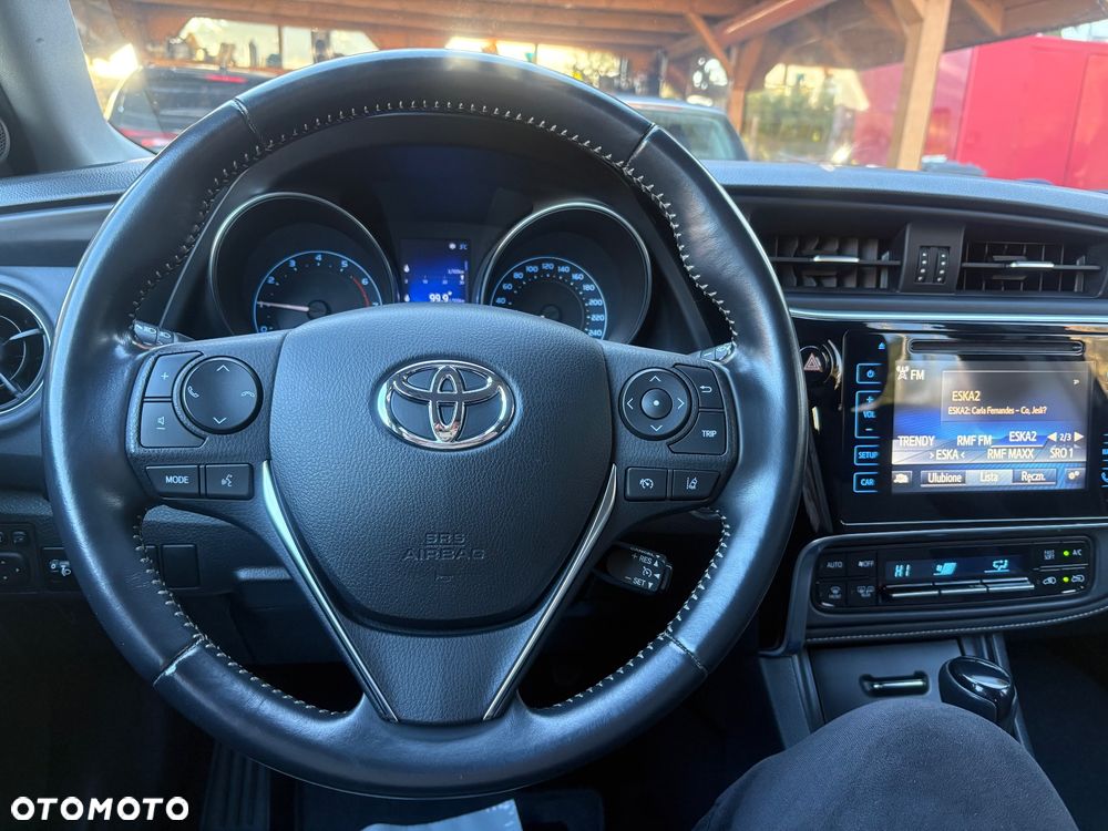 Toyota Auris - 25