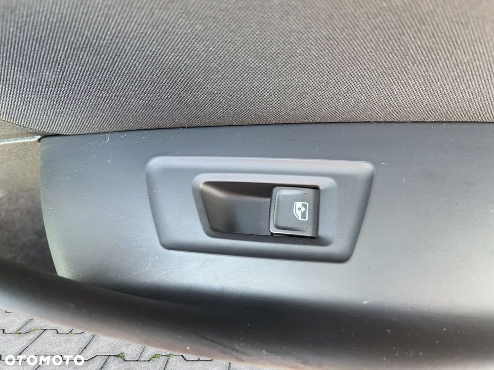 Volkswagen Passat Variant 2.0 TDI Business DSG - 23