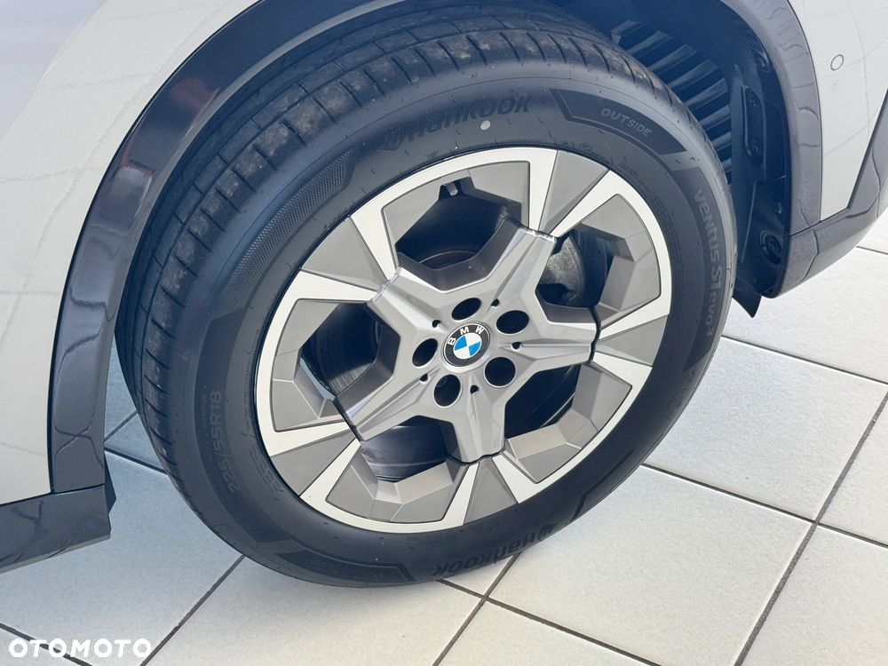BMW X1 sDrive18i - 16