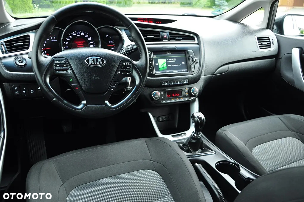 Kia Ceed 1.6 CRDi SCR L Business Line - 36