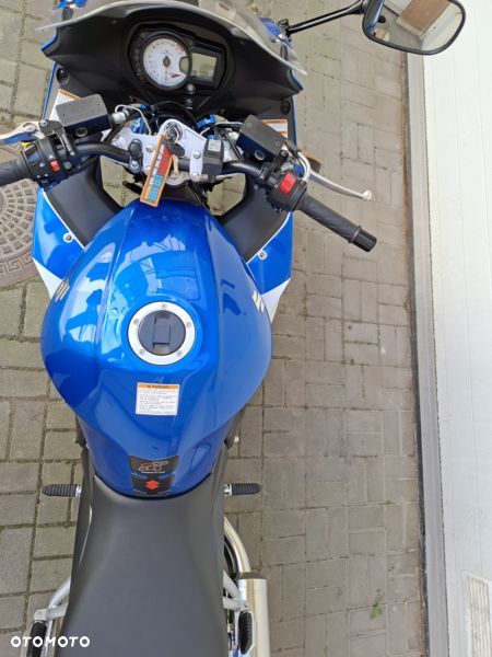 Suzuki GSX - 12
