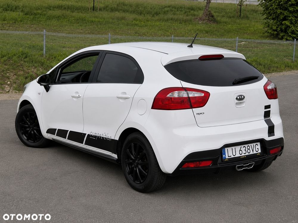 Kia Rio - 4