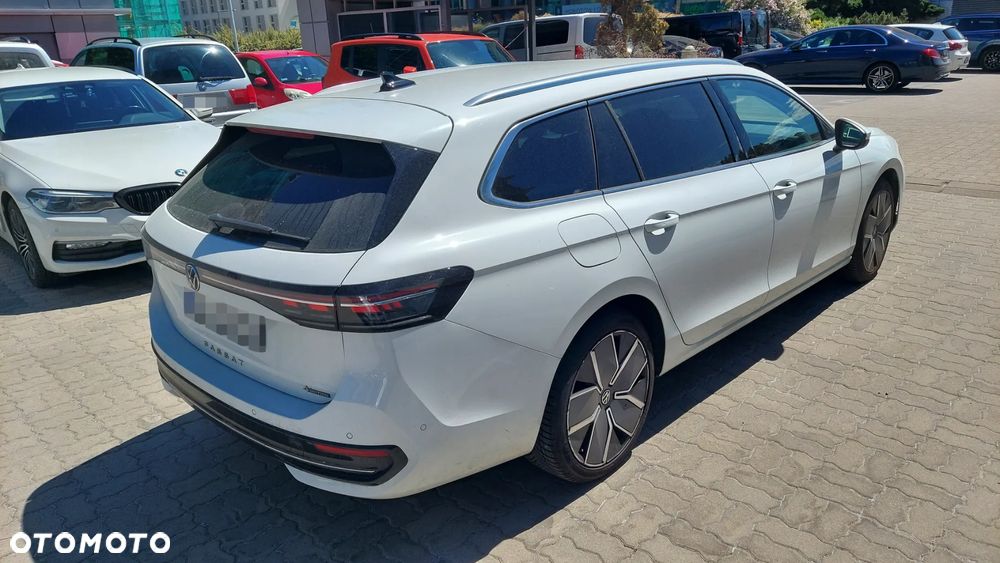 Volkswagen Passat - 4