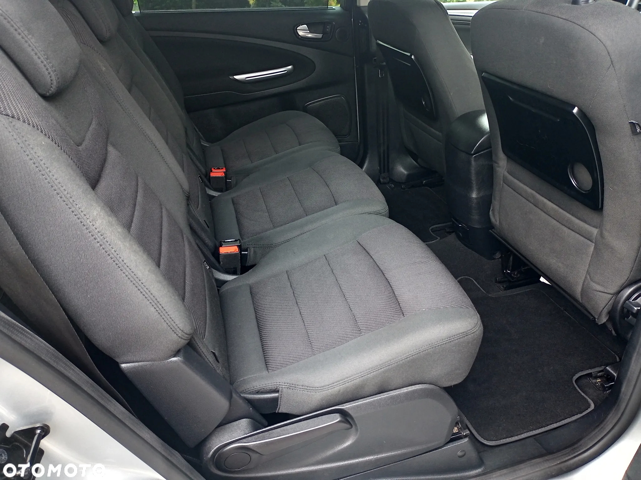 Ford S-Max - 16