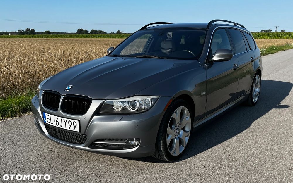 BMW Seria 3 325i xDrive - 1