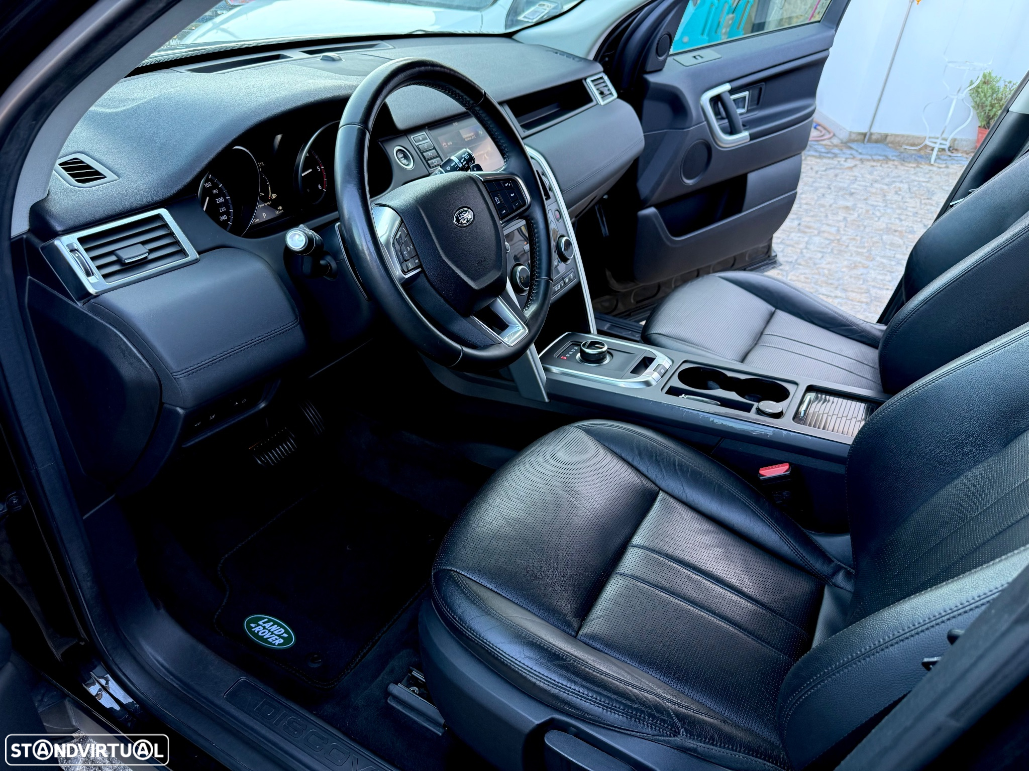 Land Rover Discovery Sport 2.0 TD4 HSE Luxury 7L Auto - 37