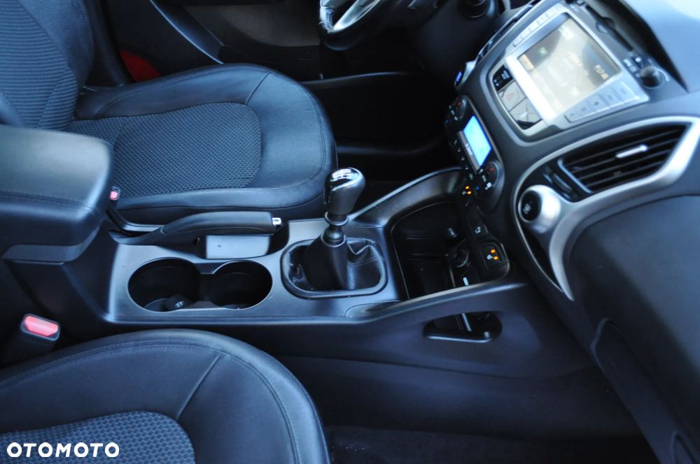 Hyundai ix35 blue 1.6 2WD Finale Gold - 28