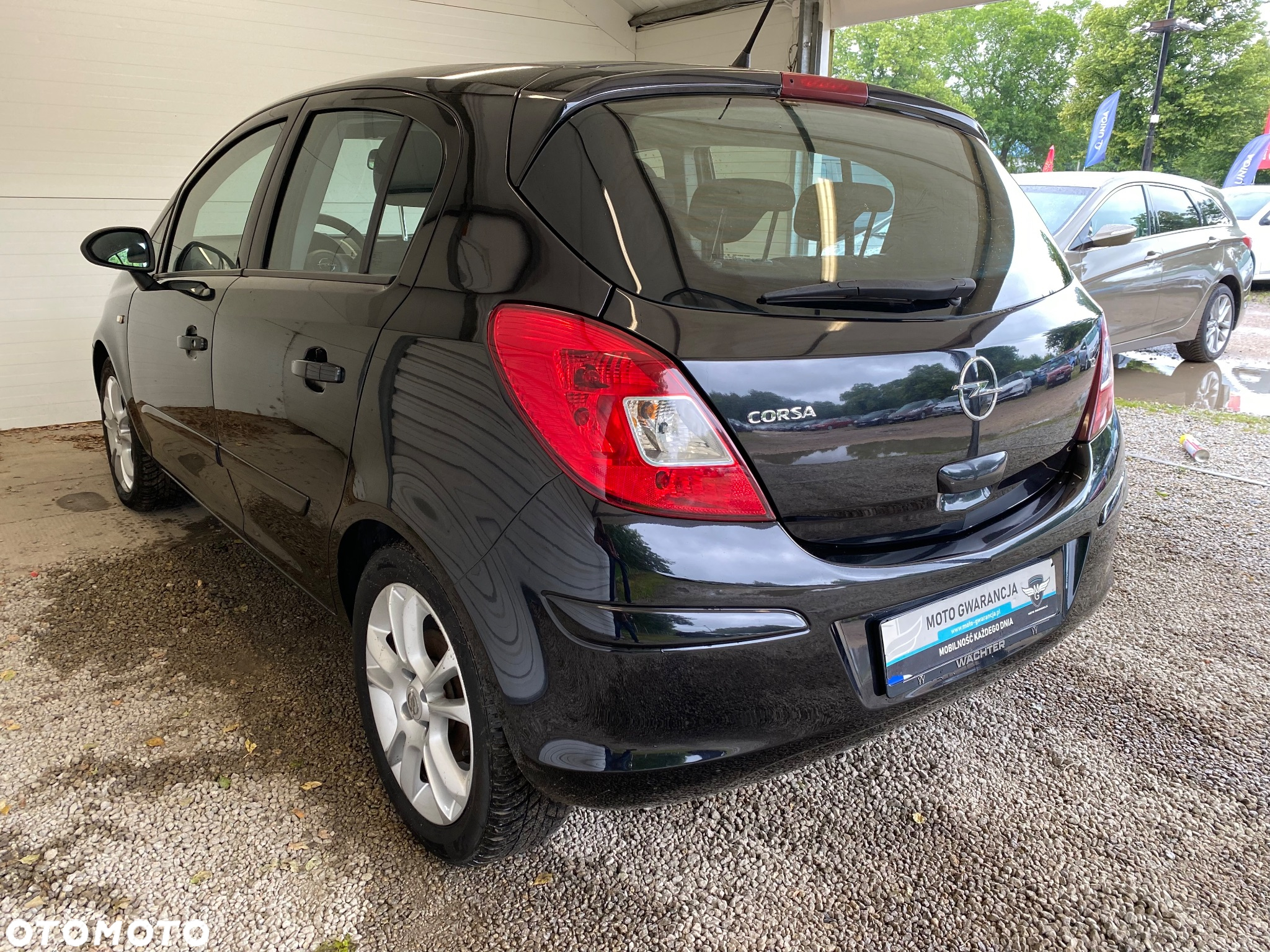 Opel Corsa 1.2 16V Essentia - 4
