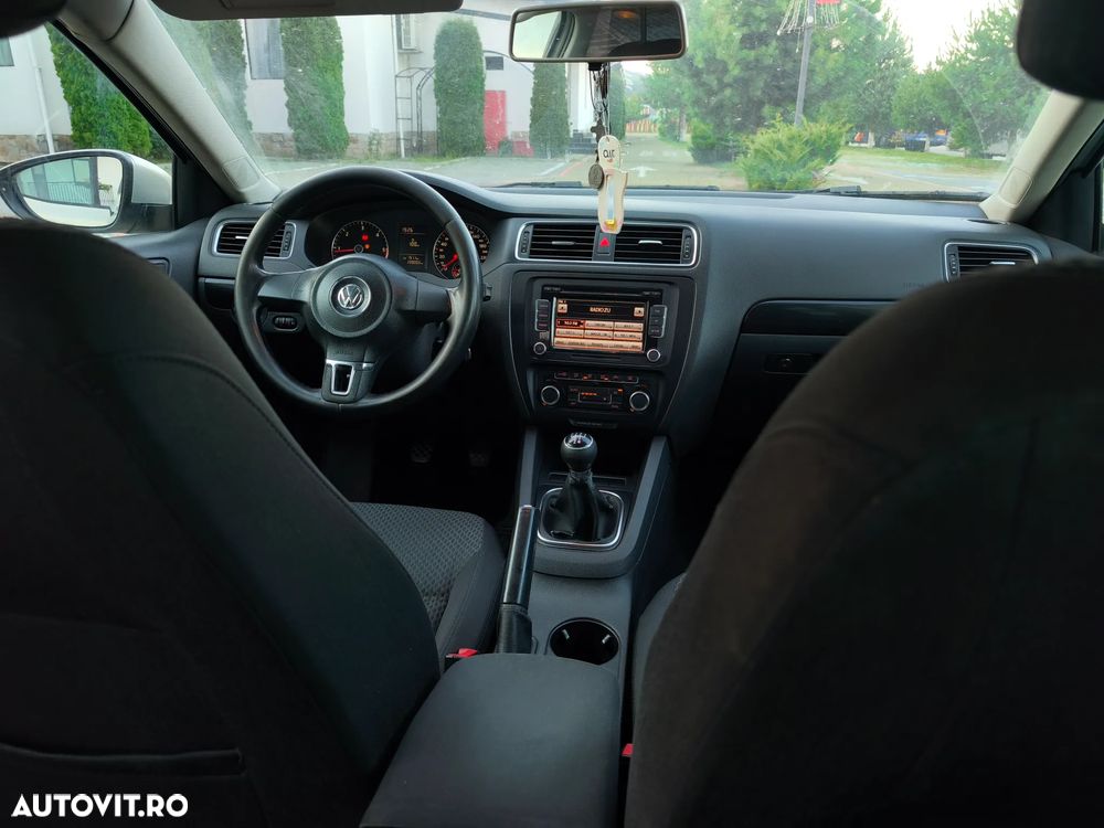 Volkswagen Jetta 1.6 TDI Blue Motion Technology Comfortline - 8