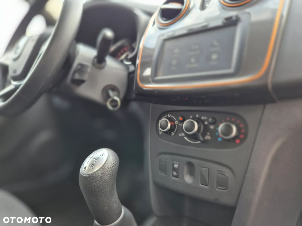 Dacia Sandero TCe 90 Celebration - 34
