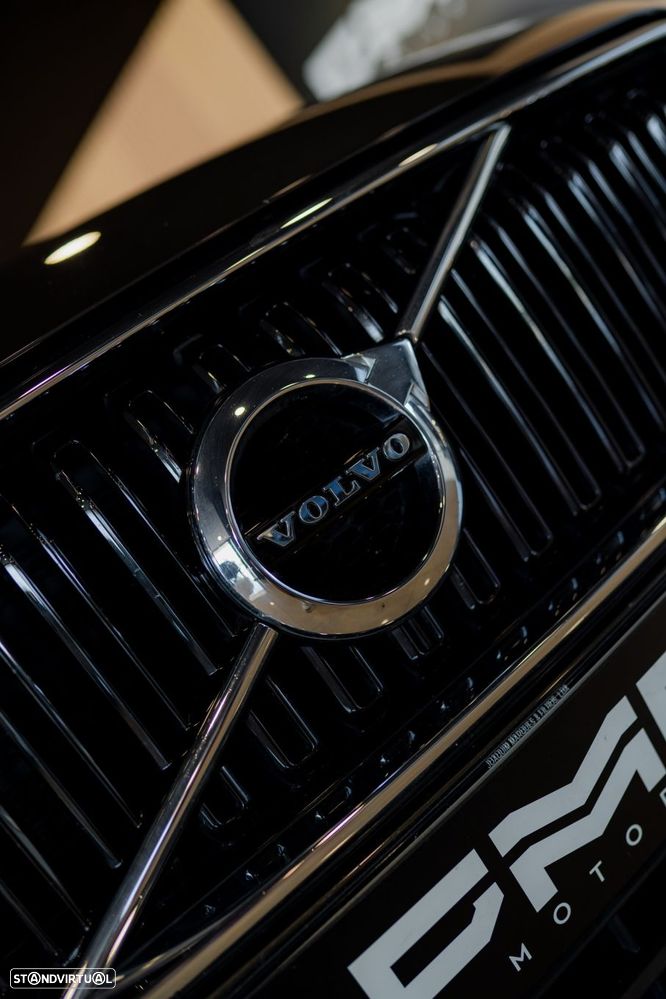 Volvo XC 60 2.0 T8 PHEV Momentum AWD - 36