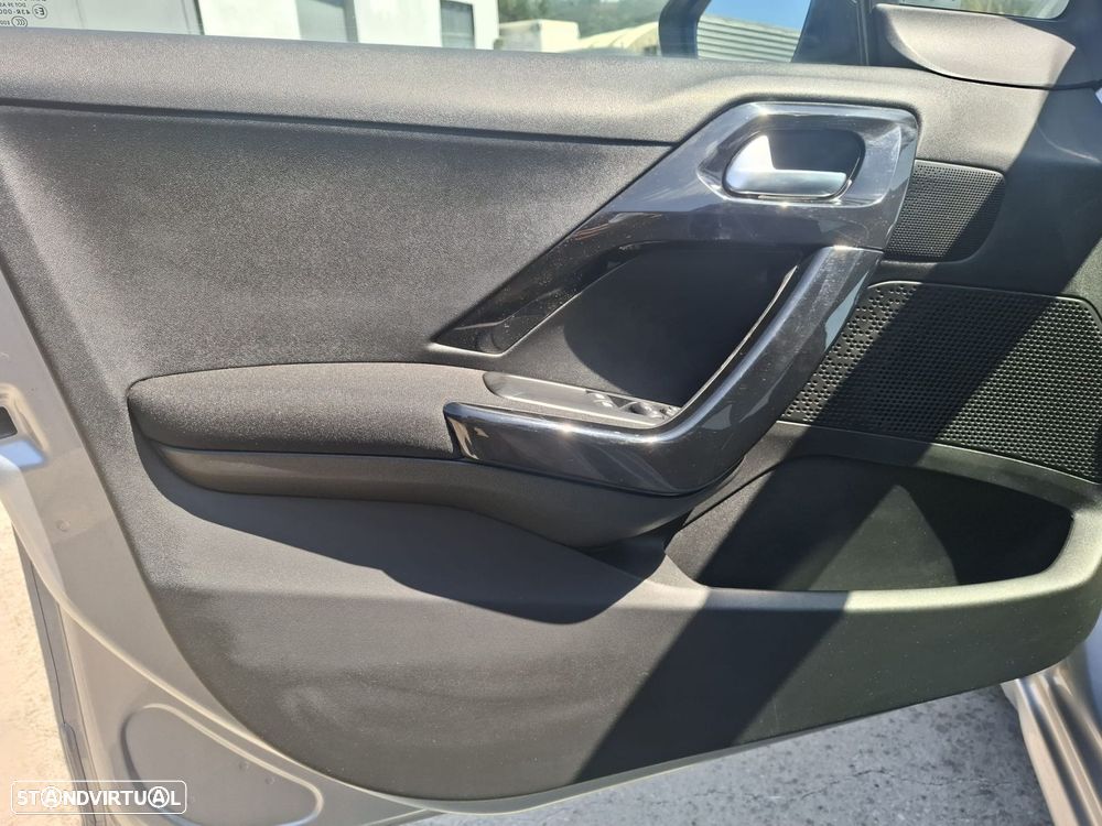 Peugeot 208 1.2 PureTech Active - 36