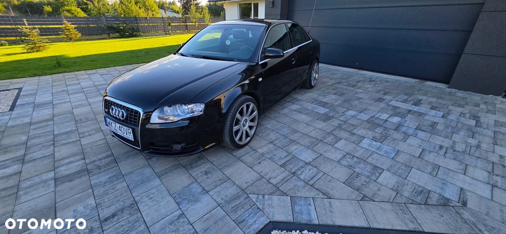 Audi A4 Limousine - 1