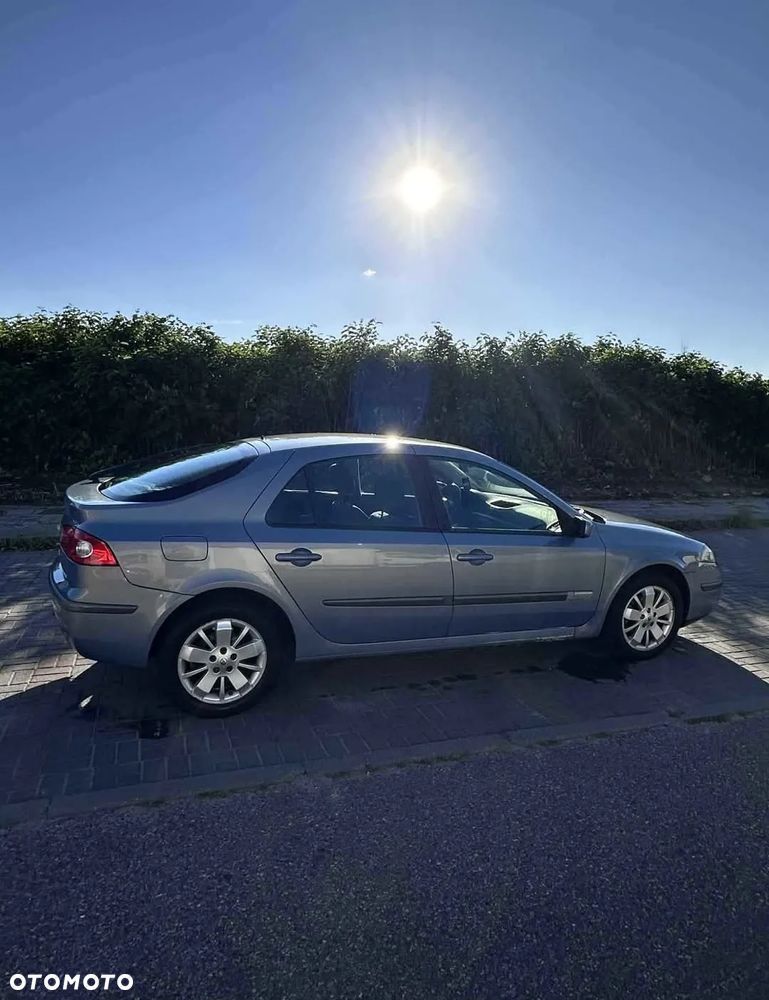 Renault Laguna 1.6 16V Emotion - 1