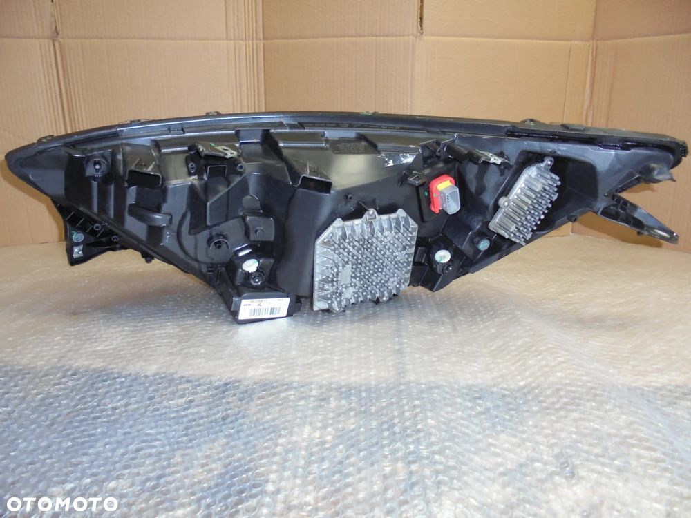 REFLEKTOR PRAWY LED IVECO DAILY 14>19> OE 5802248037 / 5802711799 DEMONTAŻ - 2