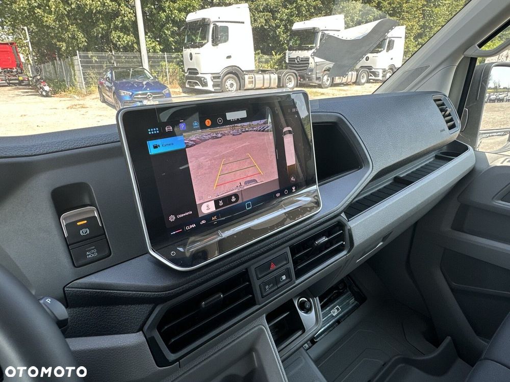 Volkswagen Crafter 35 Furgon z wysokim dachem silnik: 2,0 l EU6 SCR 177 KM, przedni 8-bieg.automatyczna, r.o : 4490 mm - 25