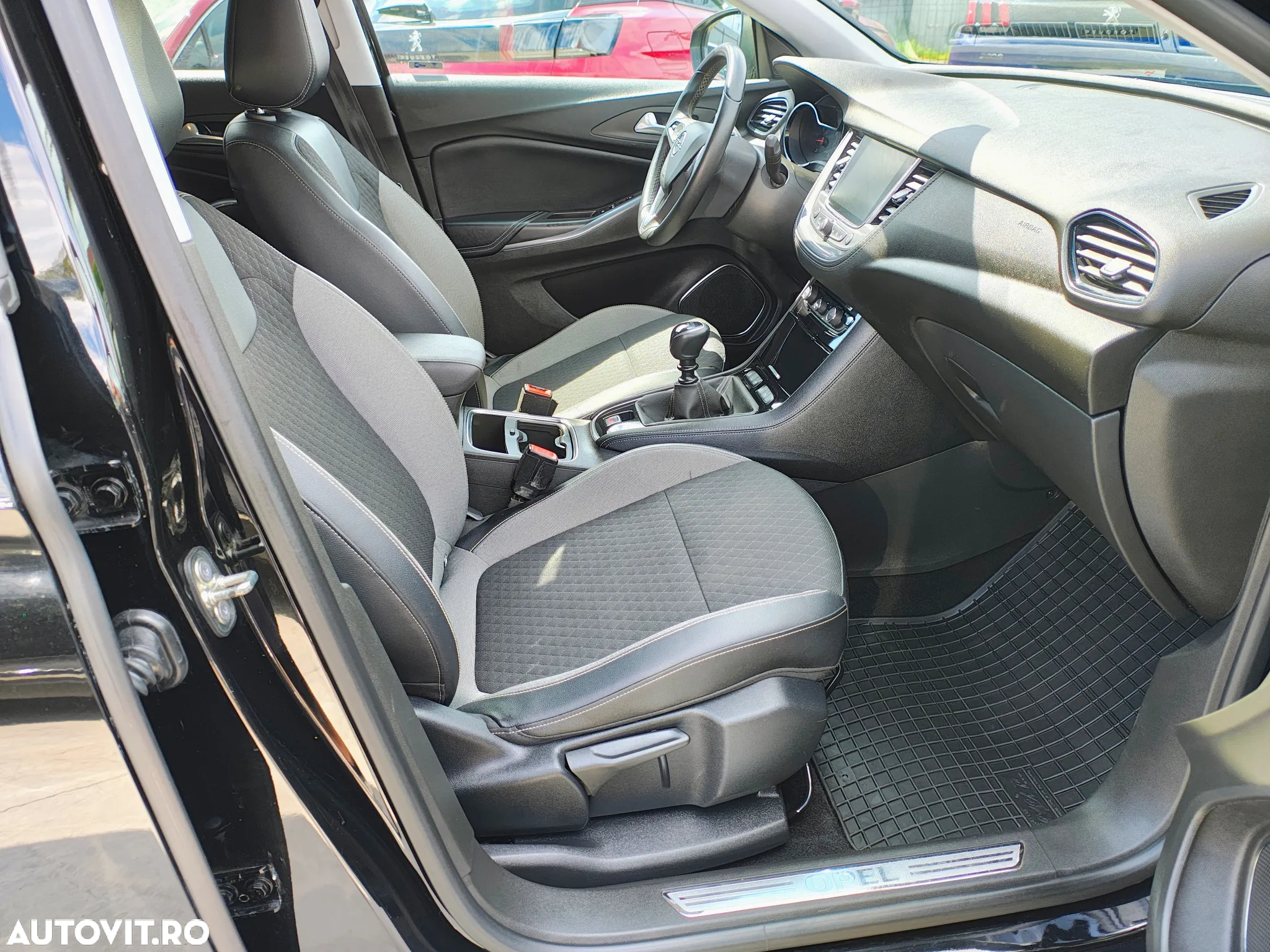 Opel Grandland X 1.2 Start/Stop Business Edition - 5
