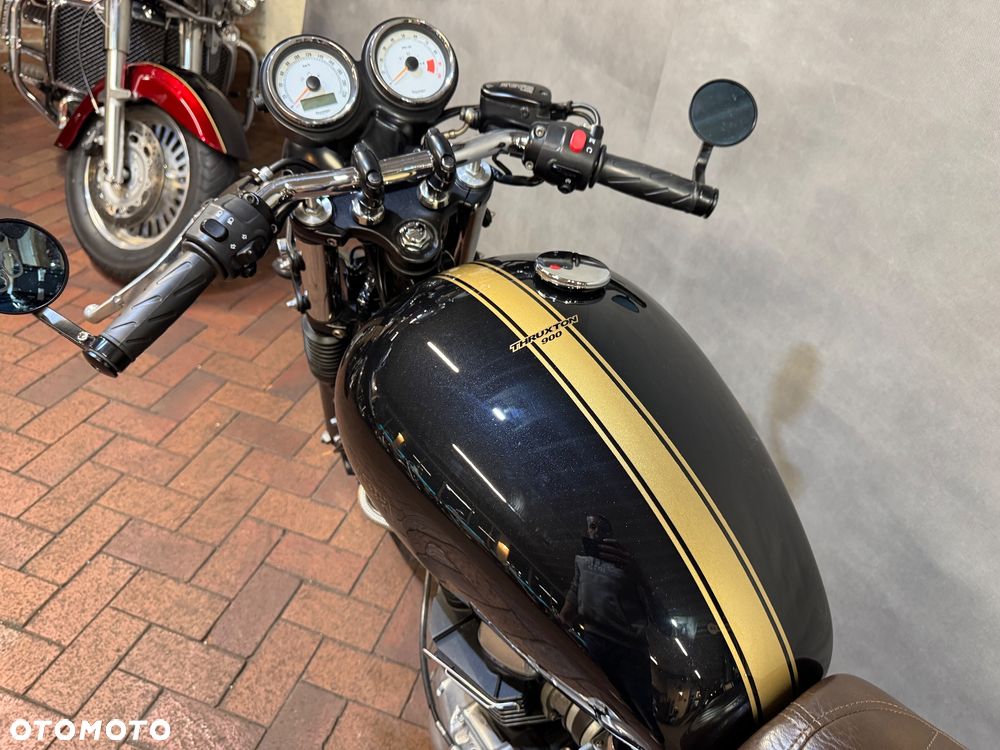 Triumph Thruxton - 18