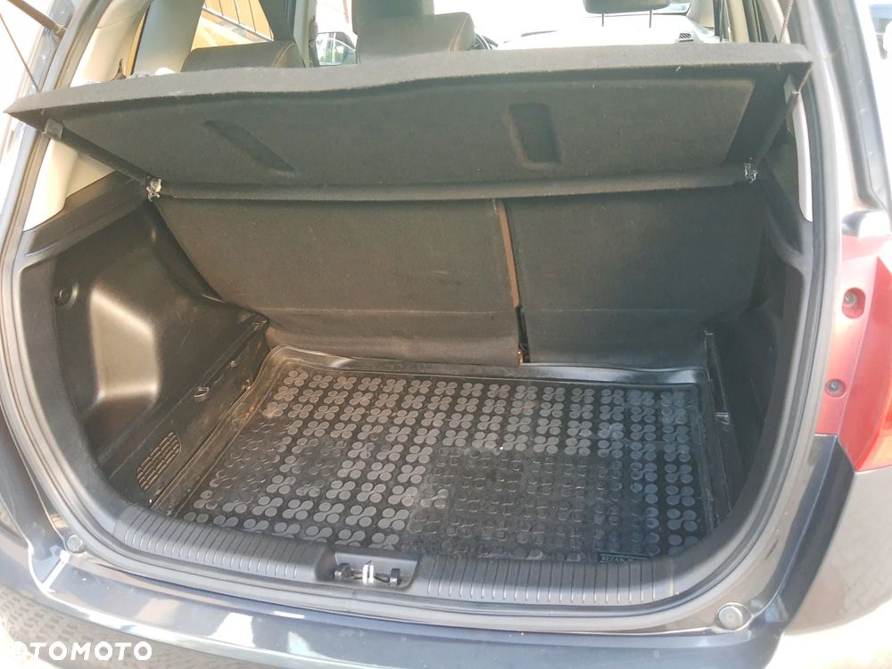 Kia Venga 1.4 L - 10