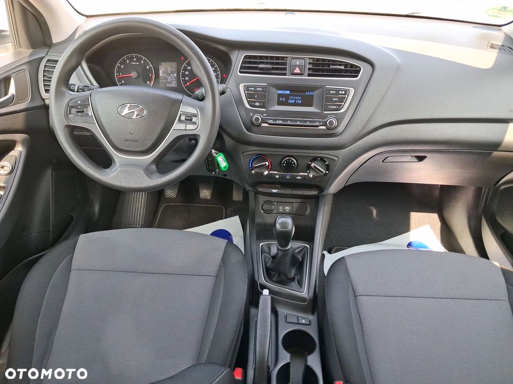 Hyundai i20 blue 1.2 Classic - 13