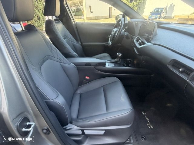 Lexus UX 250h - 27