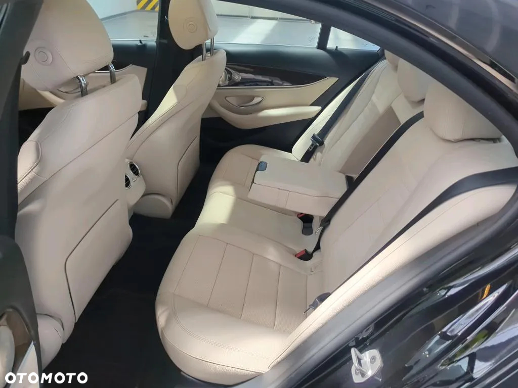 Mercedes-Benz Klasa E 220 d 4-Matic AMG - 10