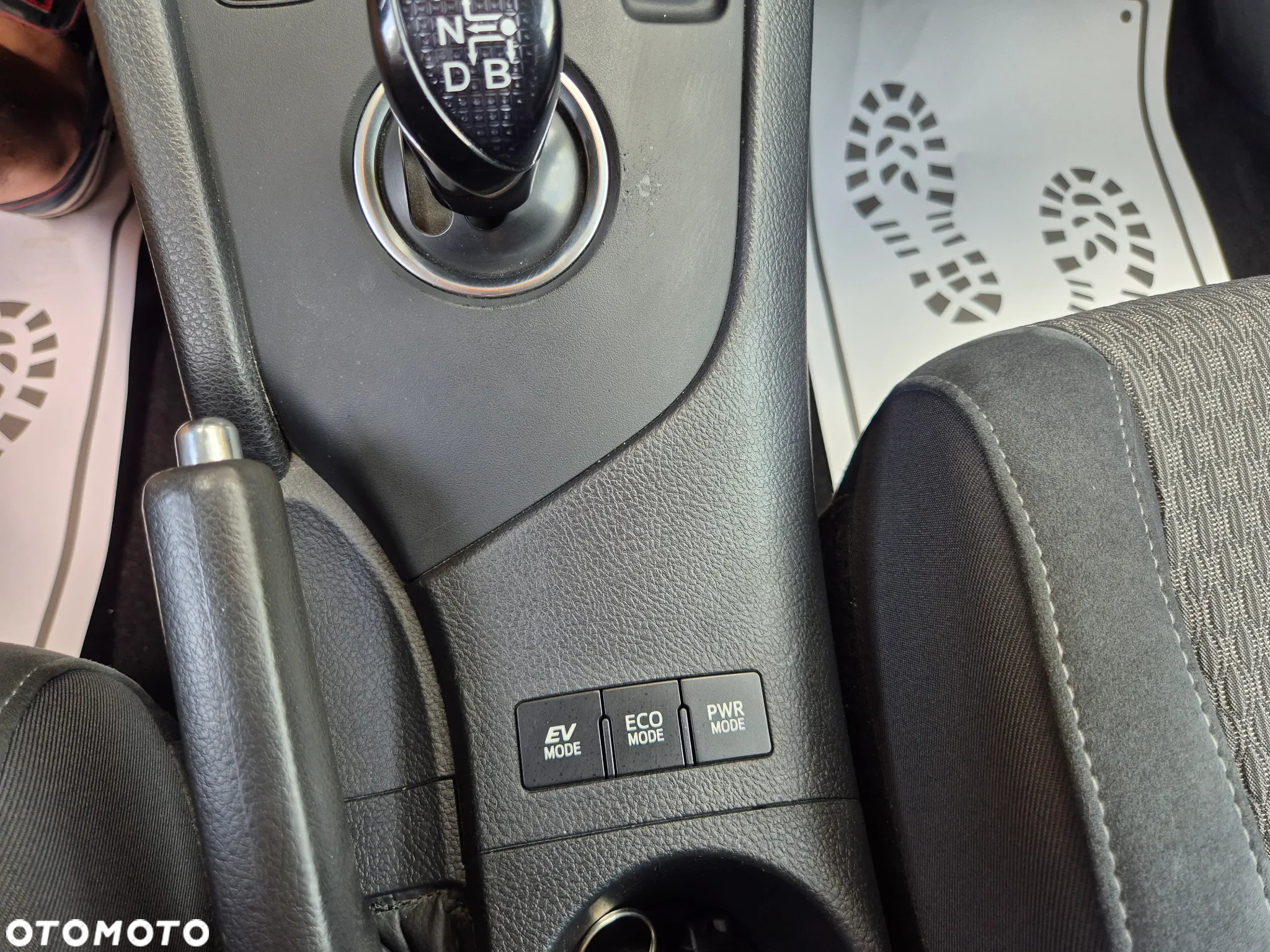 Toyota Auris 1.8 VVT-i Hybrid Automatik Design Edition - 19