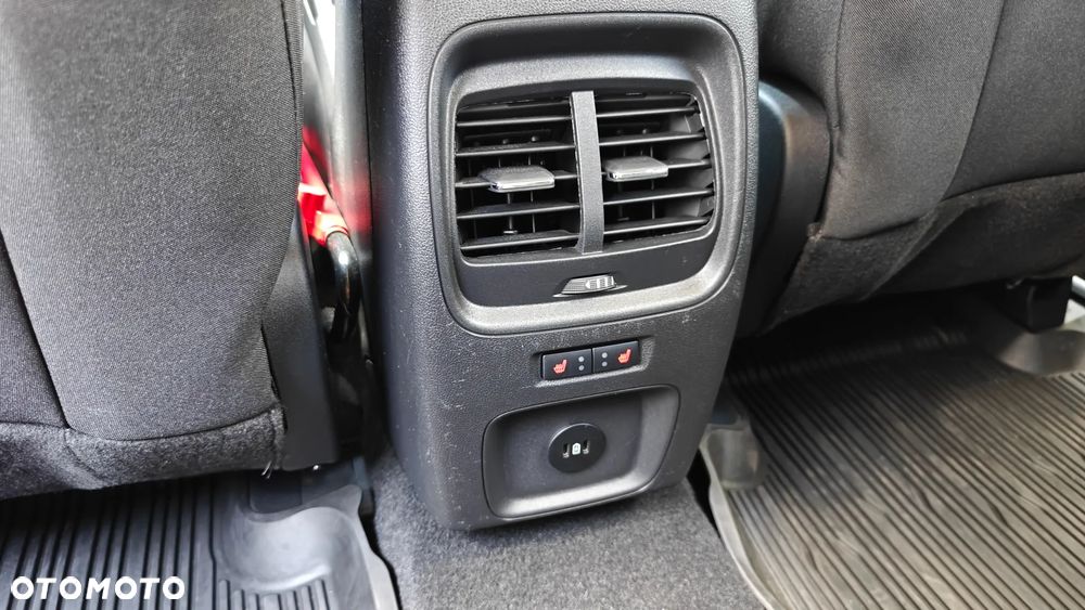 Ford Kuga 2.5 FHEV FWD Titanium eCVT - 13