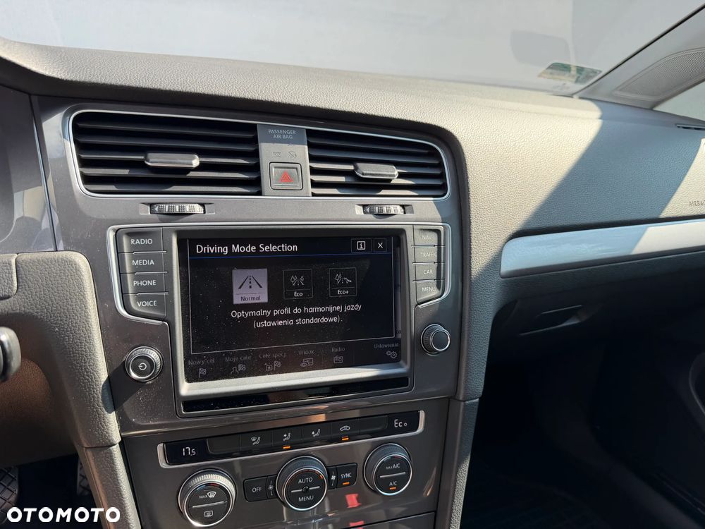 Volkswagen Golf e-Golf - 16