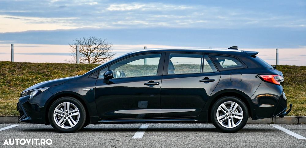 Toyota Corolla 1.8 HSD Business - 18