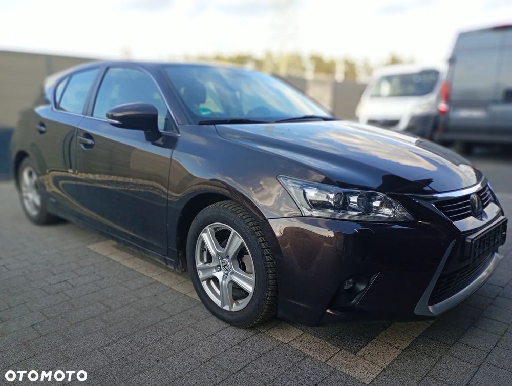 Lexus CT - 3
