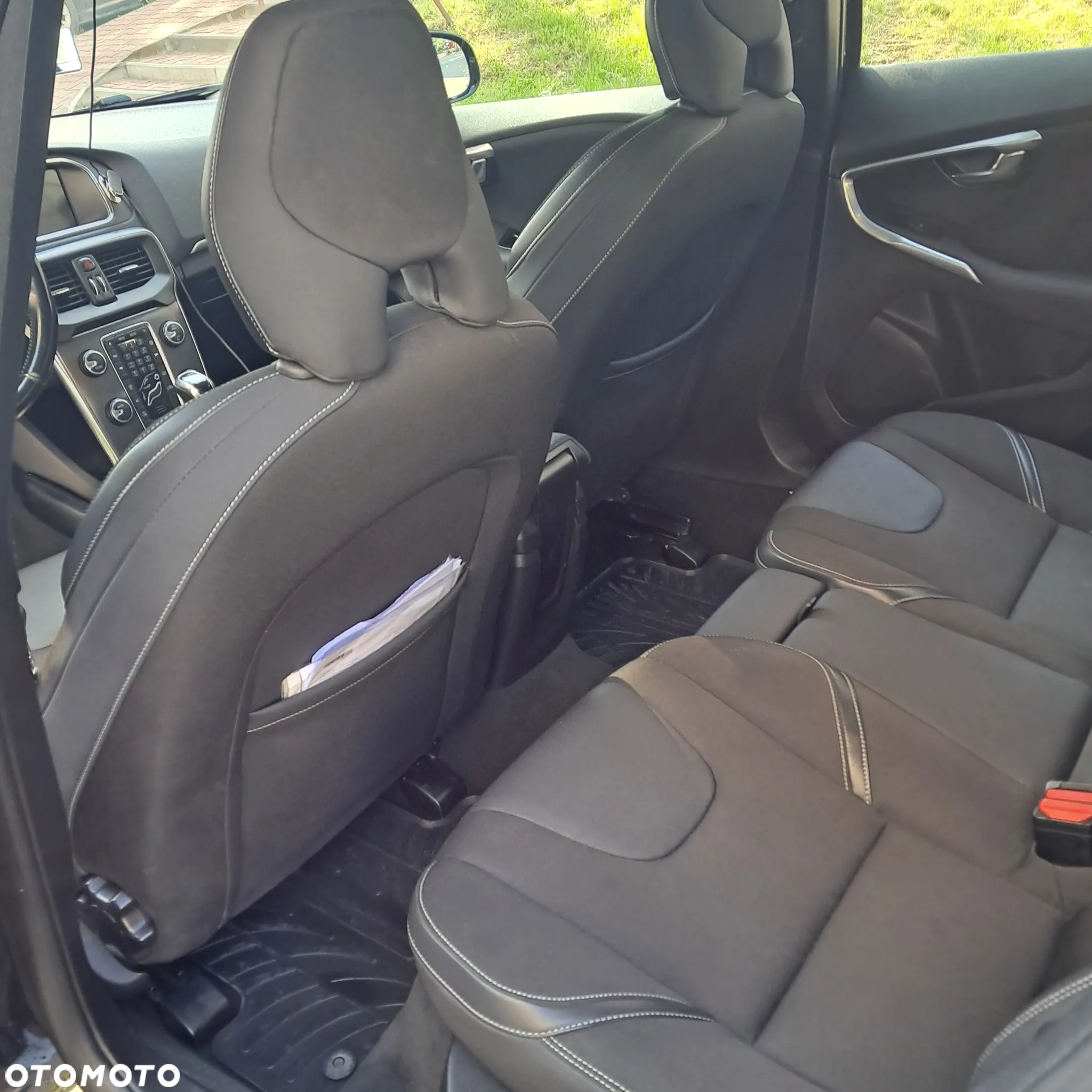 Volvo V40 D2 - 10