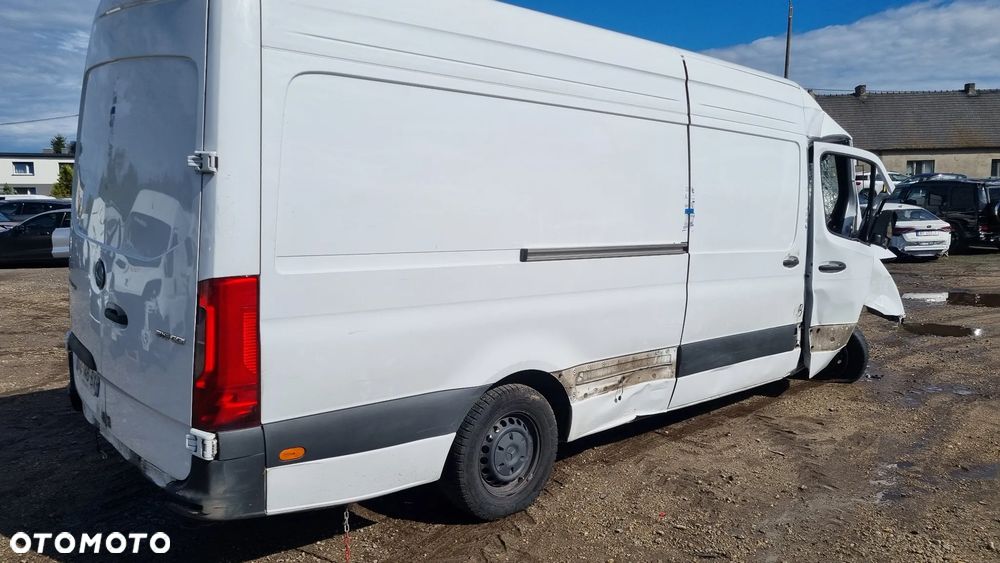 Mercedes-Benz Sprinter - 2