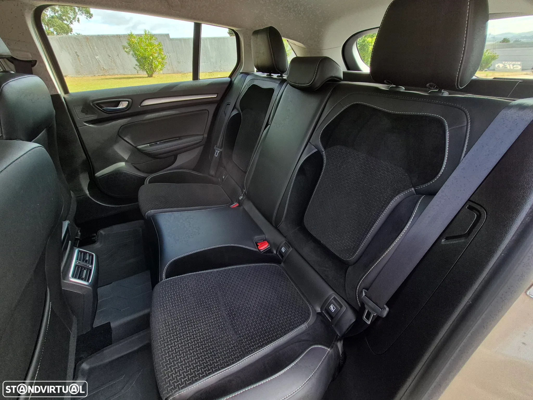 Renault Mégane Sport Tourer 1.2 TCE Intens - 25