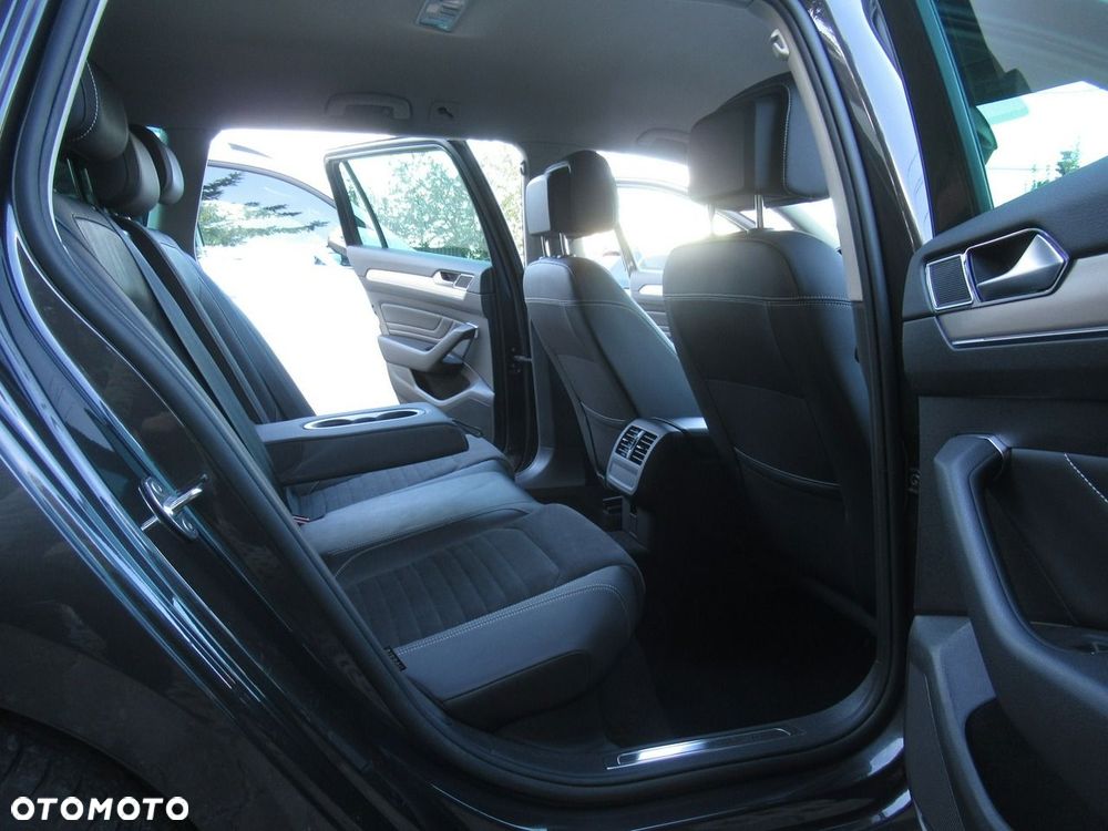 Volkswagen Passat 2.0 TDI EVO Elegance DSG - 8