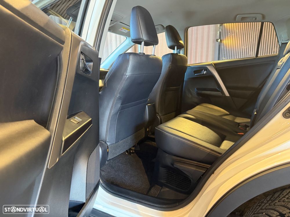 Toyota RAV4 2.5 HSD Comfort+P.Sport - 25