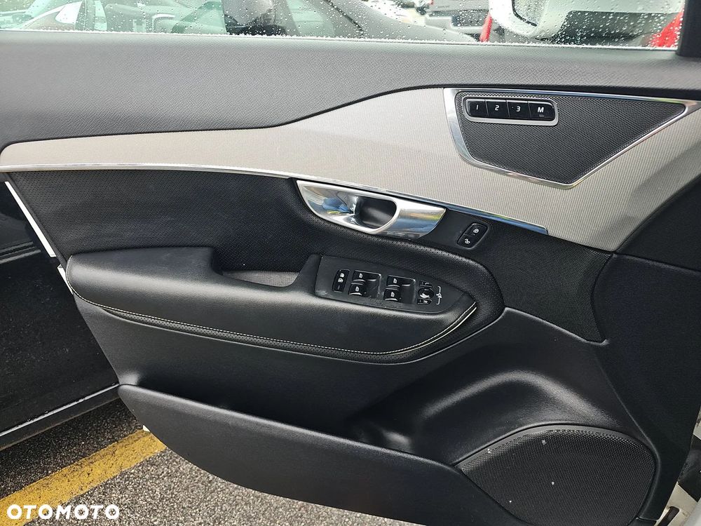 Volvo XC 90 T6 AWD Geartronic RDesign - 9