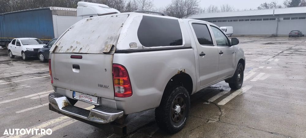 Toyota Hilux 4x4 Double Cab - 7