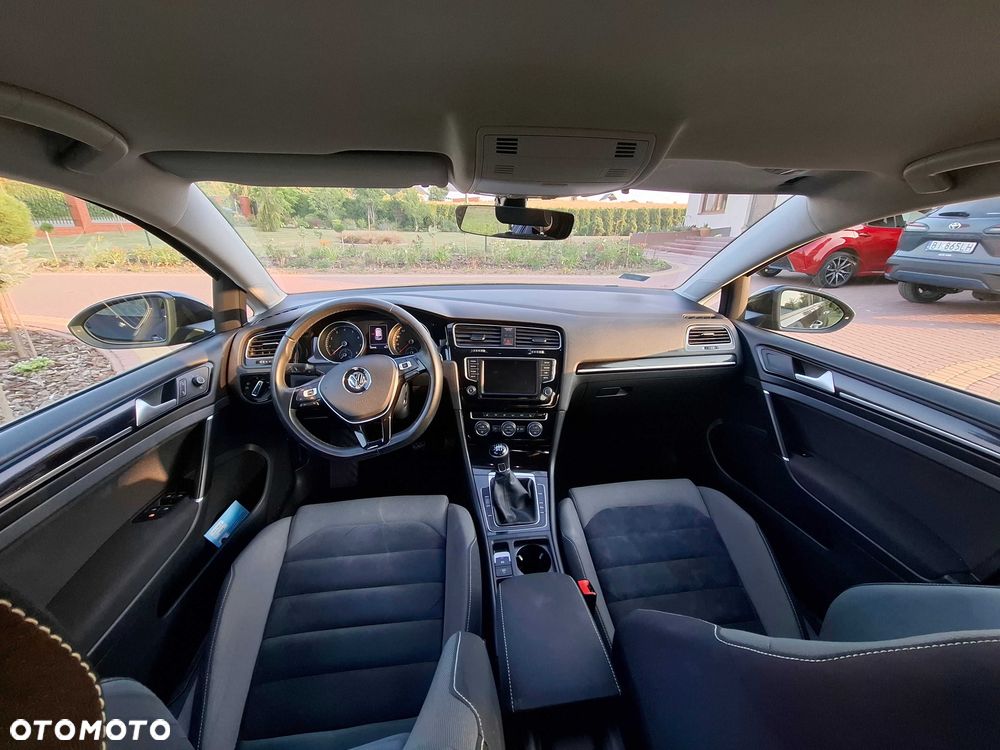 Volkswagen Golf - 4