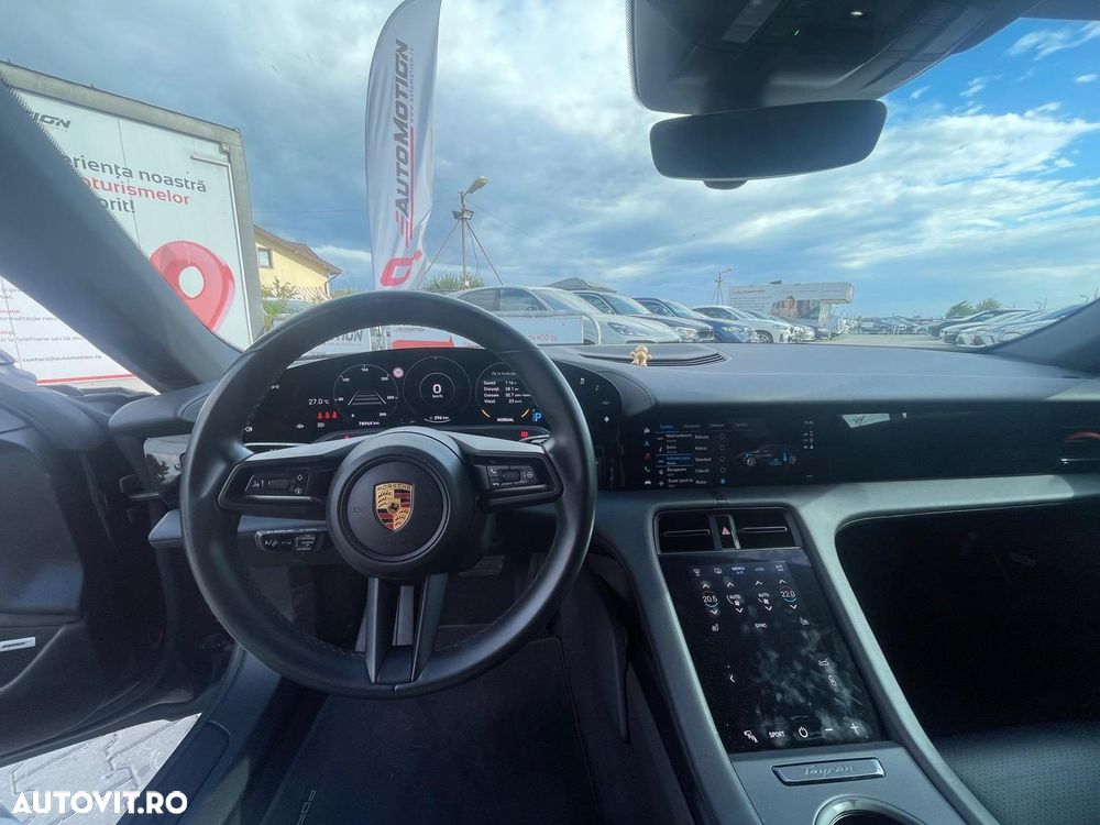 Porsche Taycan - 8