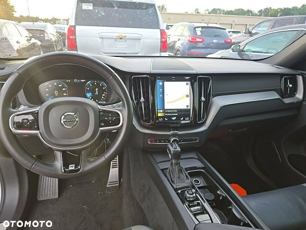 Volvo XC 60 T5 AWD R-Design - 9